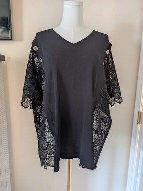 ​D. EXTERIOR NWT Black Lace Sleeve Poncho V-Neck Knit Top Italy S